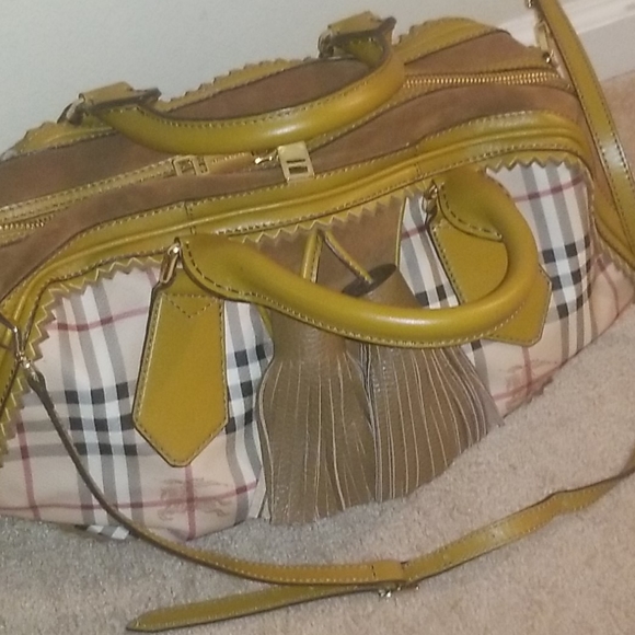 Burberry Plaid Duffle/Travel Leather Tassel Bag - Picture 2 of 15
